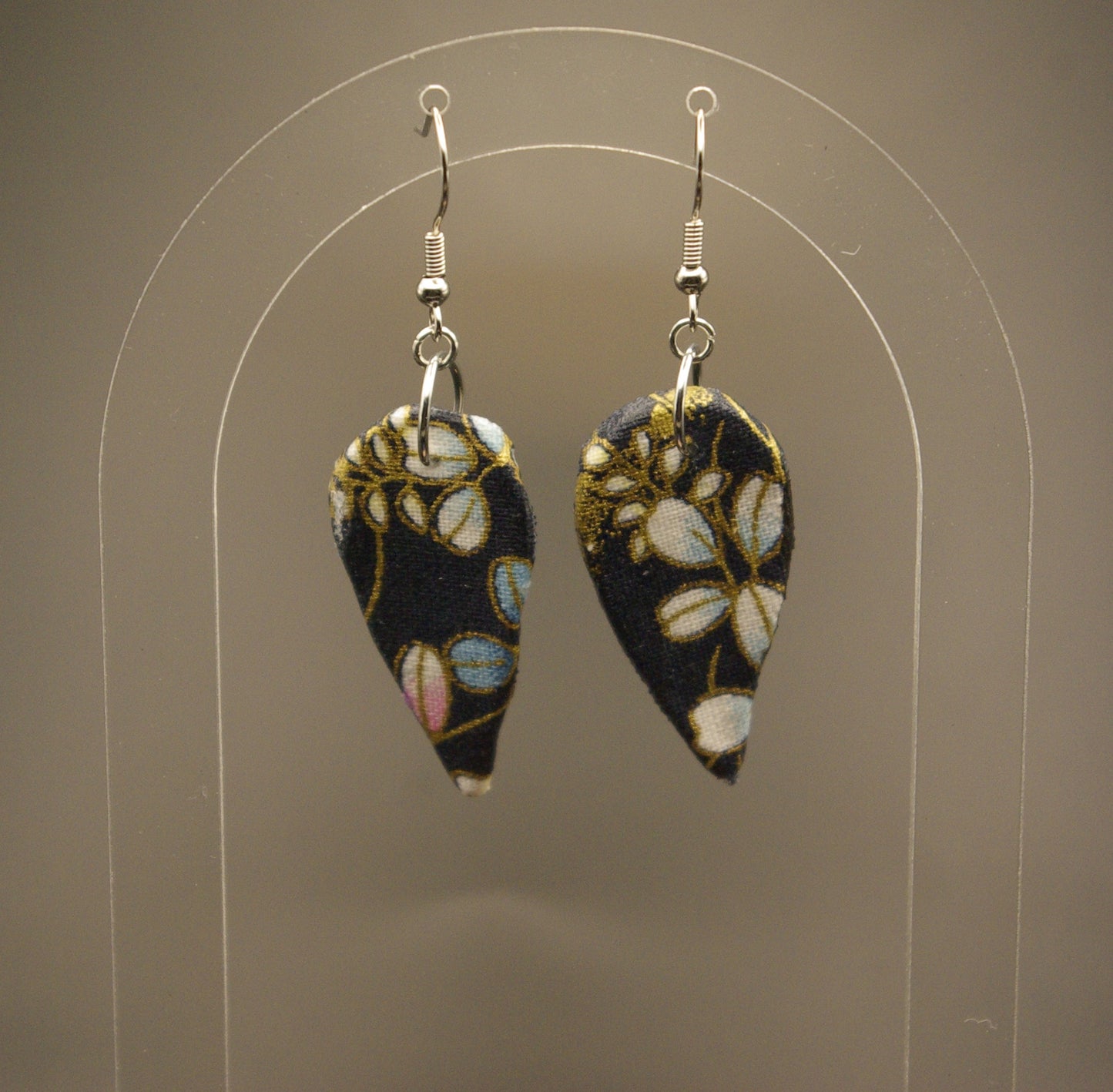 Boucle d'oreille pétale
