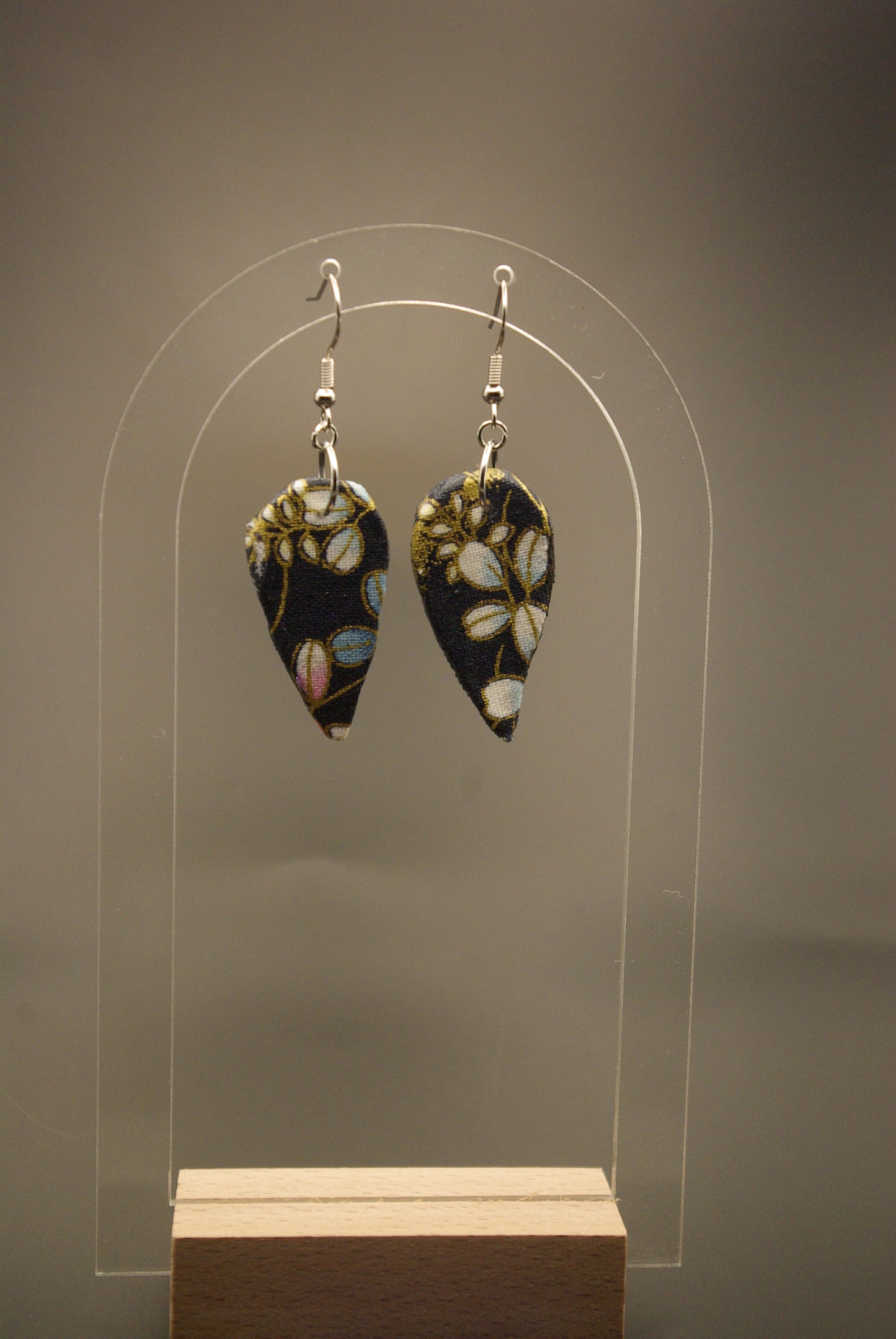 Boucle d'oreille pétale