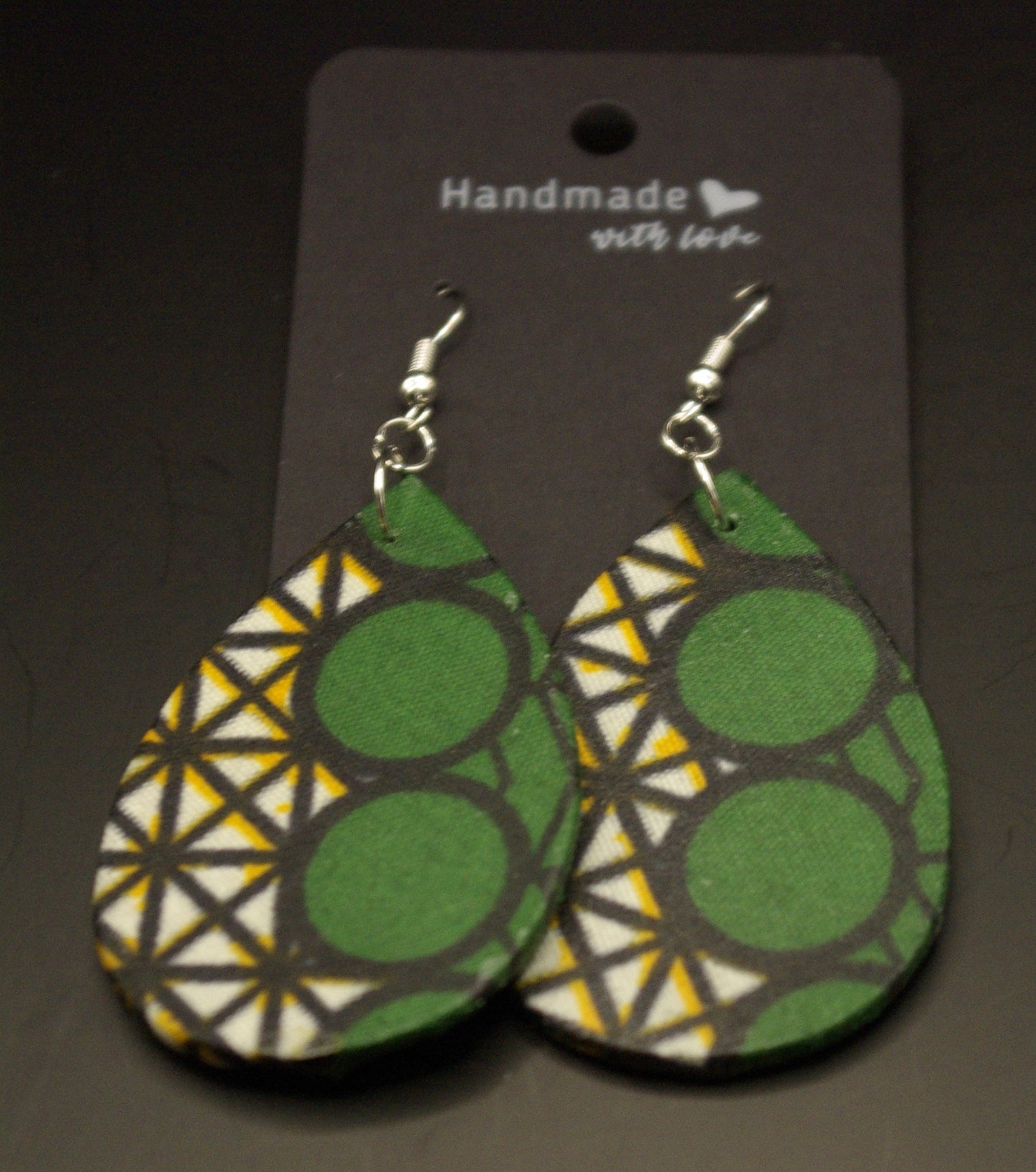 Boucle d'oreille en bois