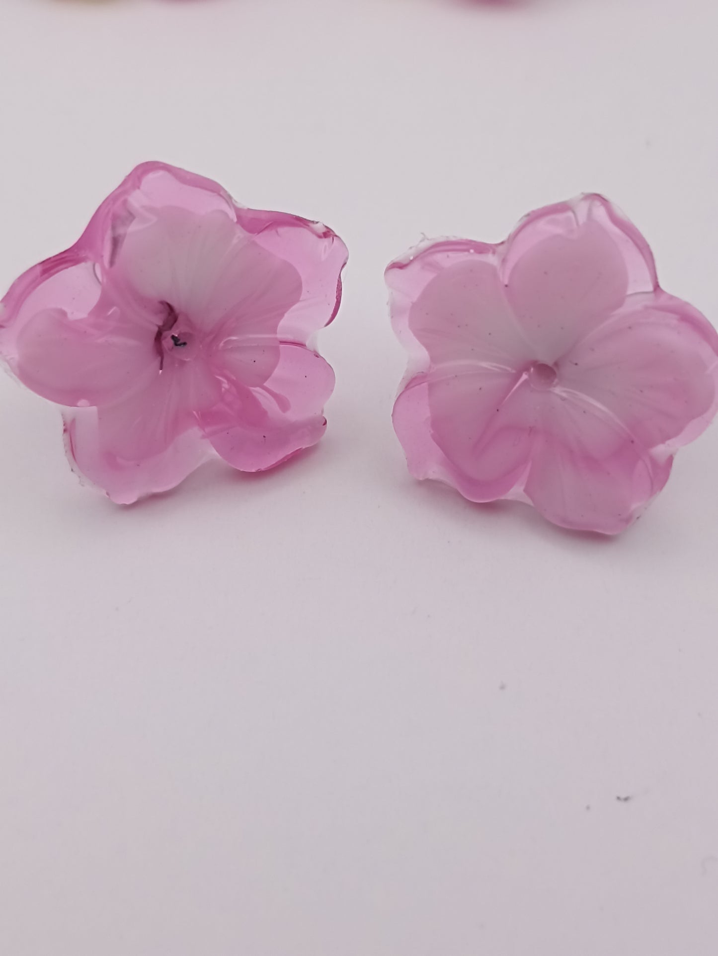 Boucle d'oreille en époxy - clou