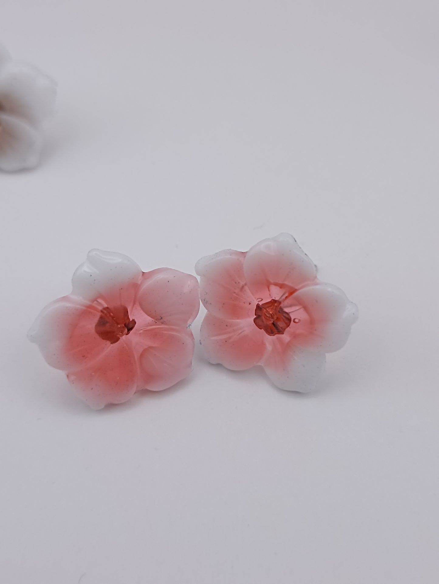 Boucle d'oreille en époxy - clou