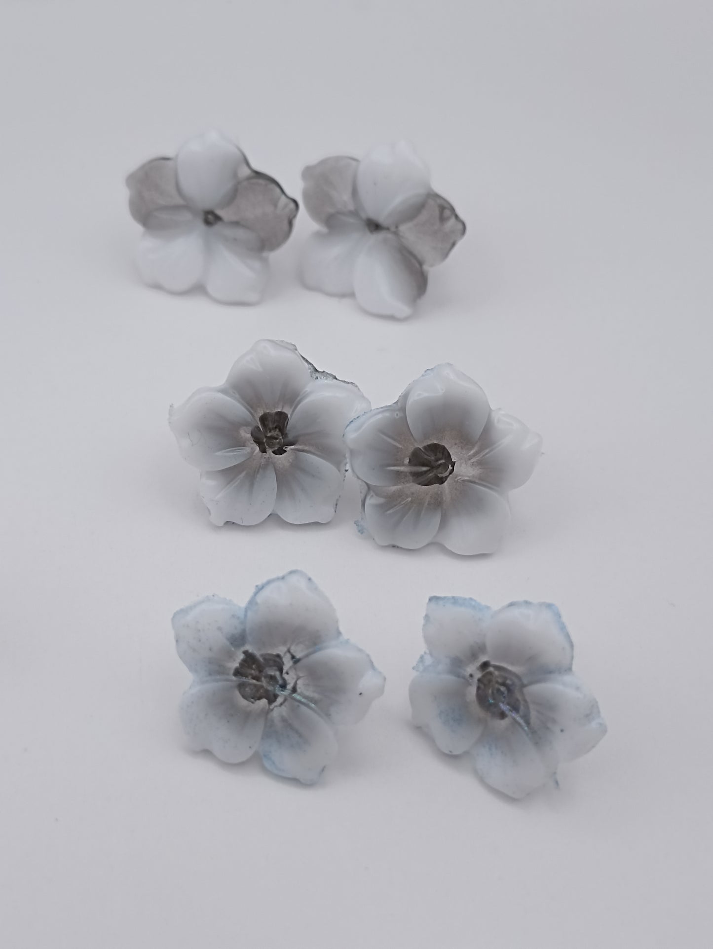 Boucle d'oreille en époxy - clou