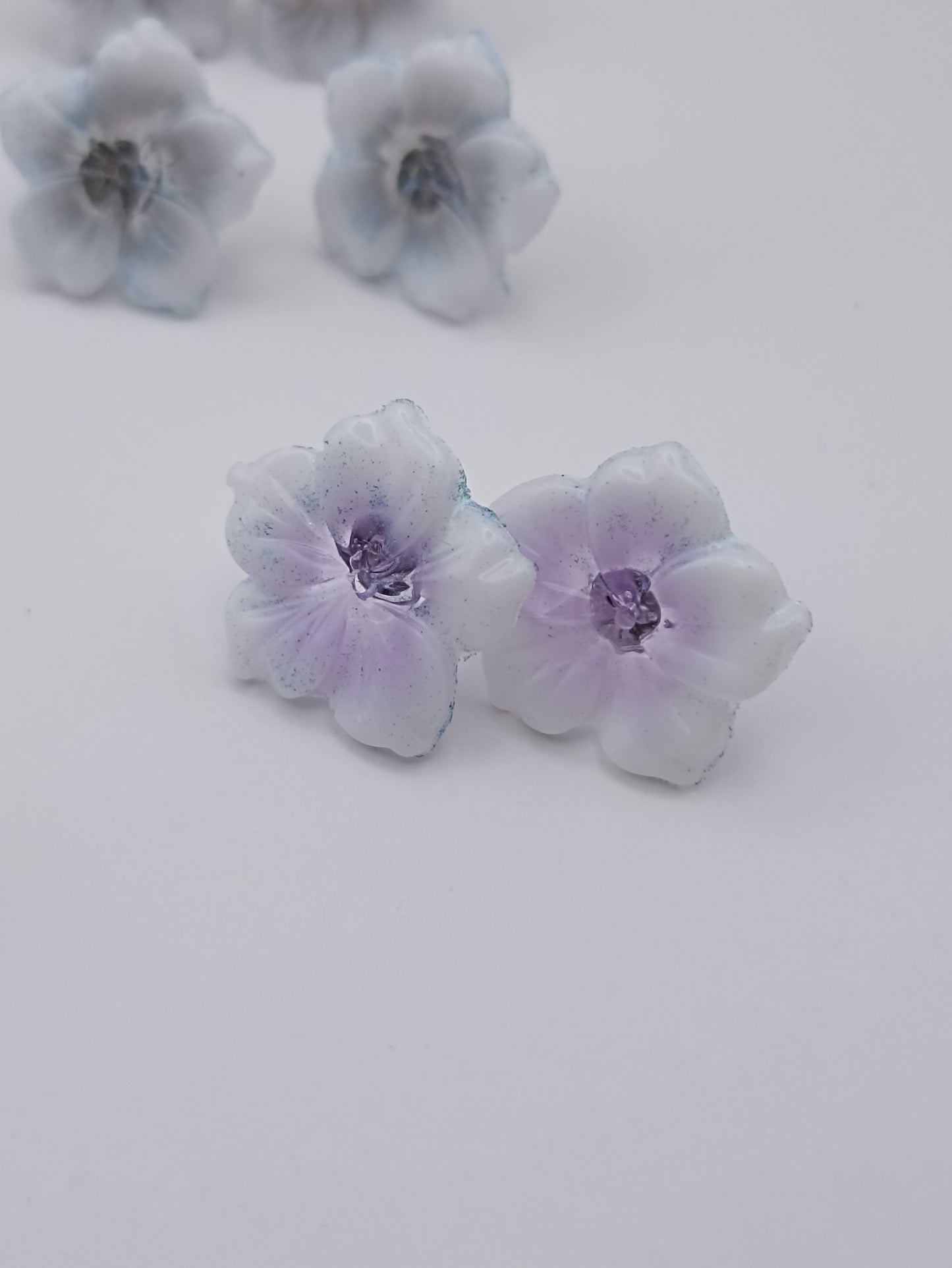 Boucle d'oreille en époxy - clou