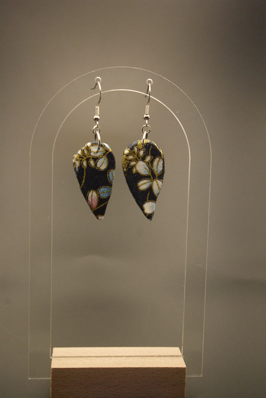 Boucle d'oreille pétale