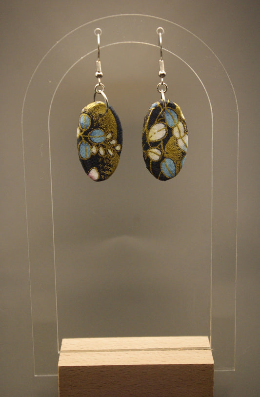 Boucle d'oreille ovale