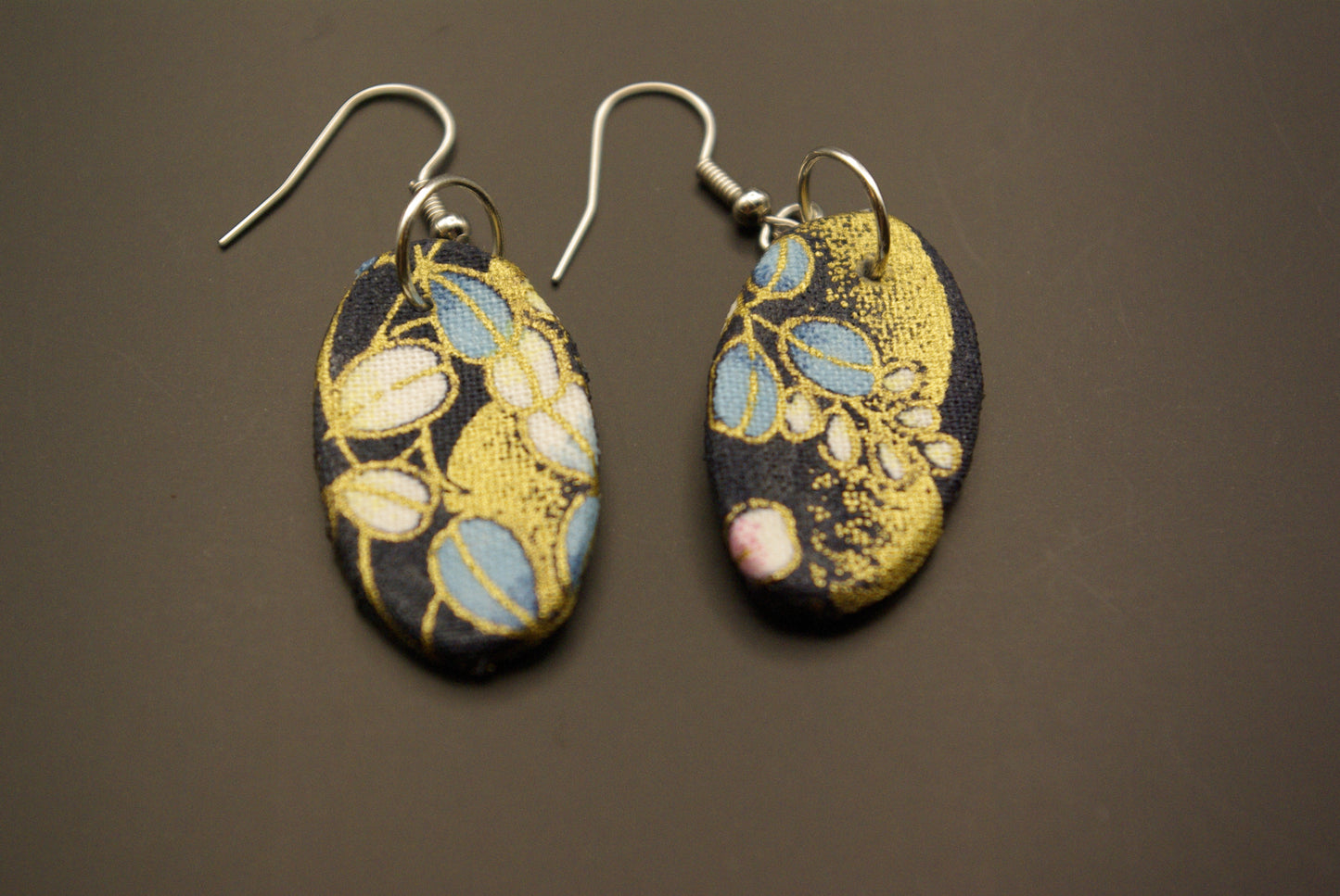 Boucle d'oreille ovale