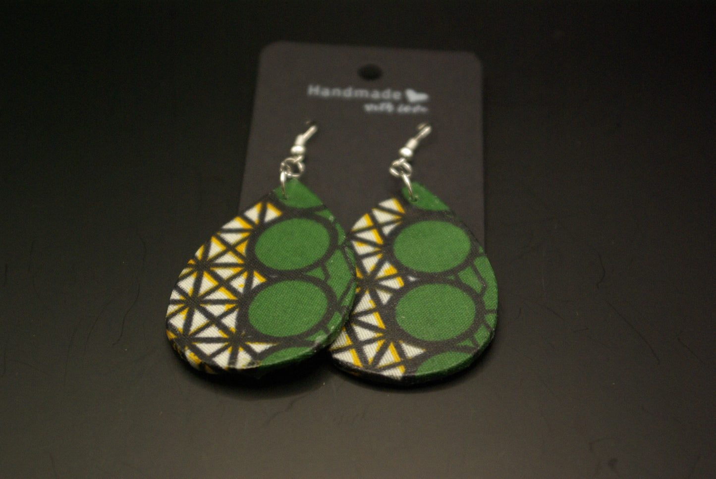 Boucle d'oreille en bois