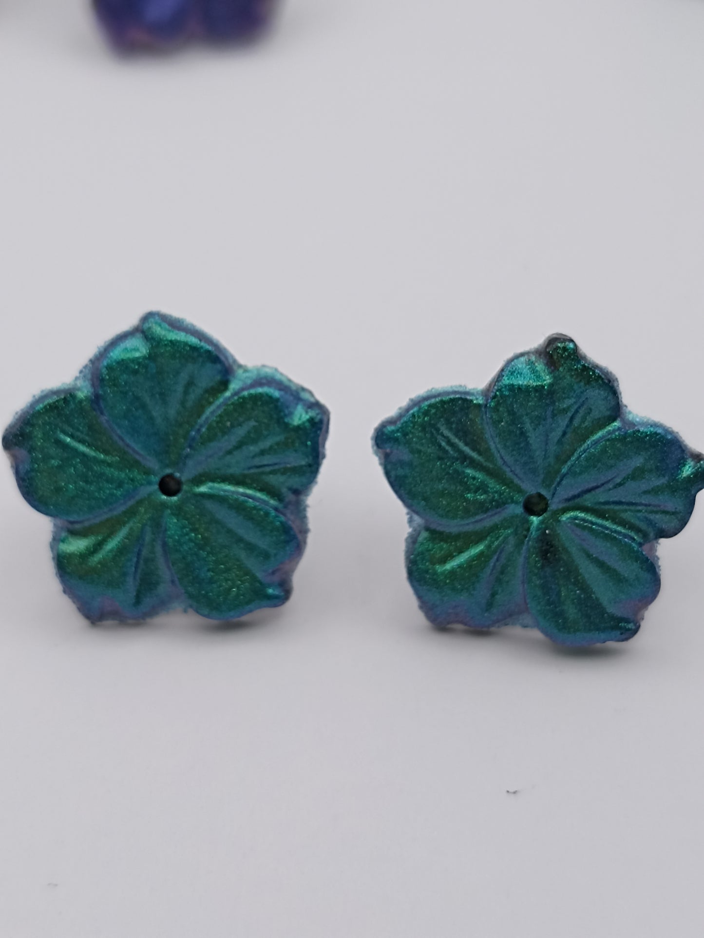 Boucle d'oreille en époxy - clou