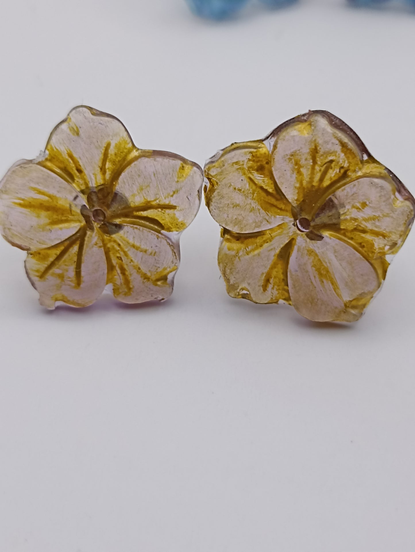 Boucle d'oreille en époxy - clou